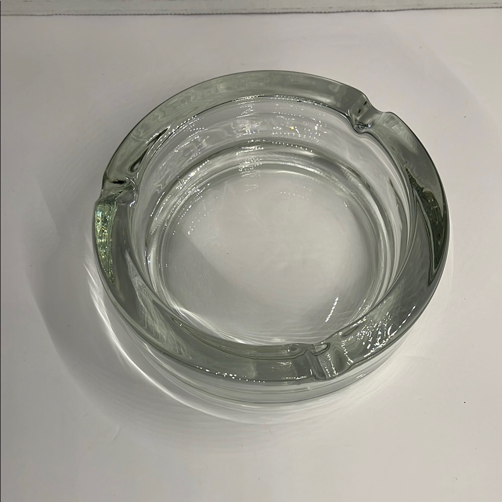 Gray Glass Bar Accessory with Sturdy Design‎